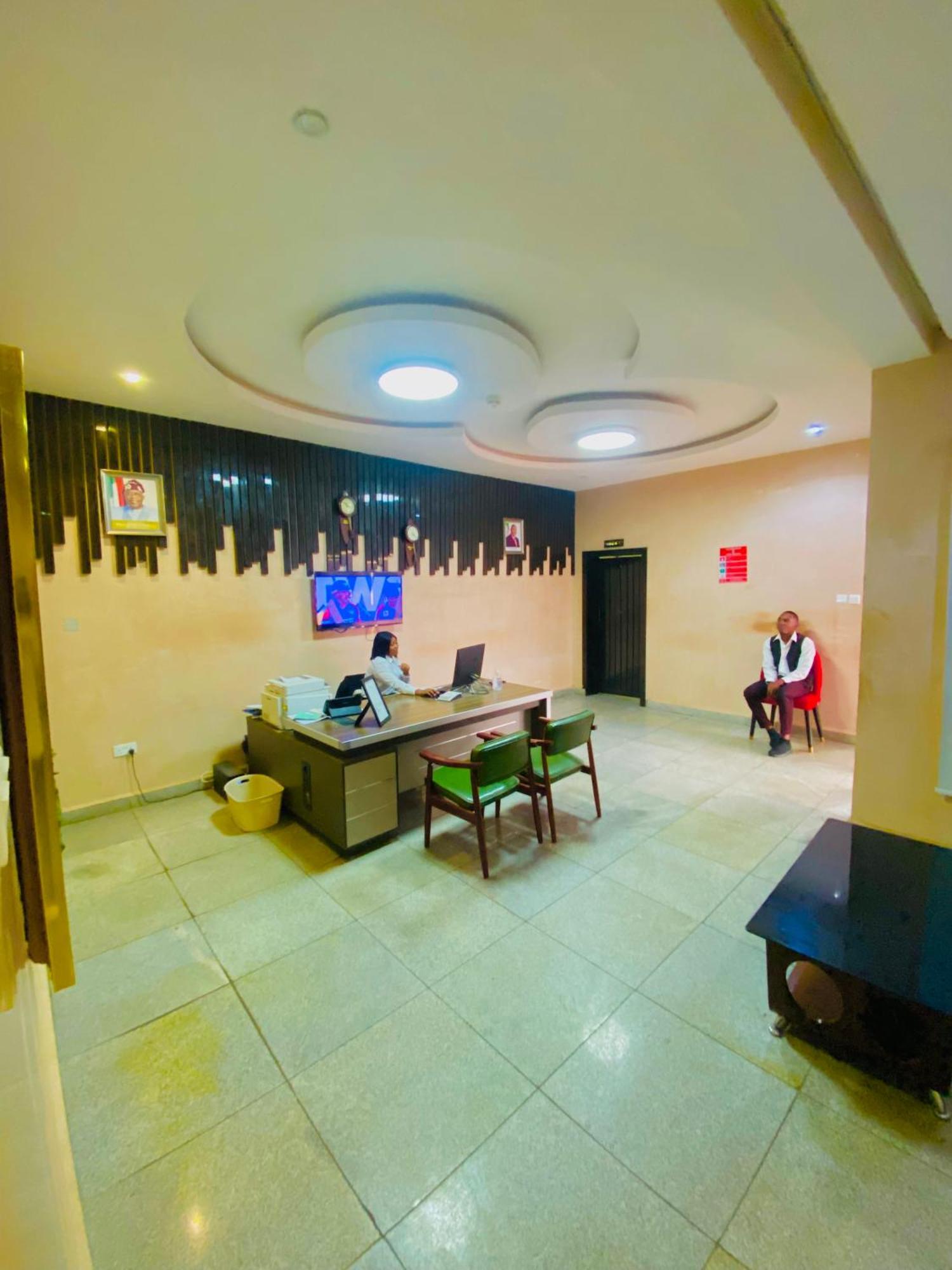 Vibes Suites Kaba Екстериор снимка