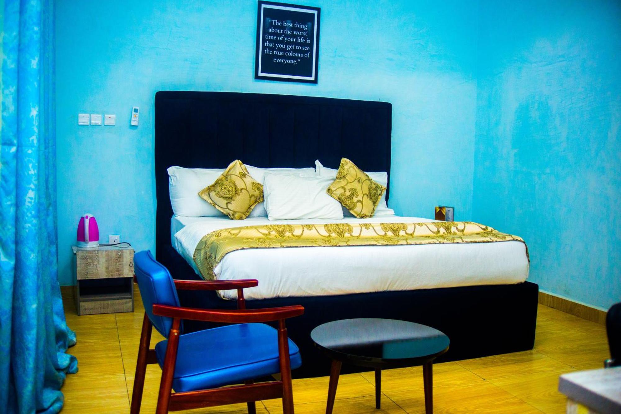 Vibes Suites Kaba Екстериор снимка