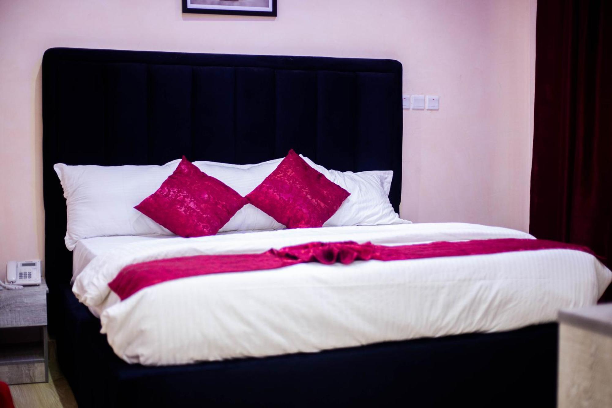 Vibes Suites Kaba Екстериор снимка